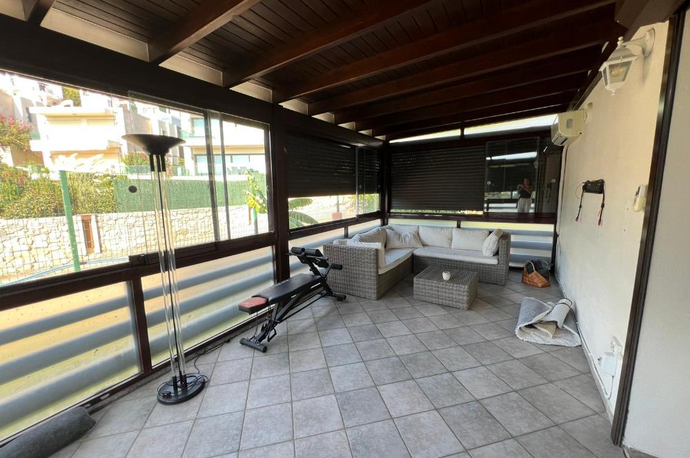 Eskiçeşme'de Havuzlu Sitede Eşyalı 3+1 Kiralık Dubleks