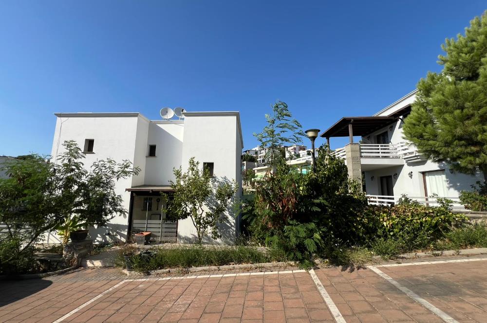 Eskiçeşme'de Havuzlu Sitede Eşyalı 3+1 Kiralık Dubleks