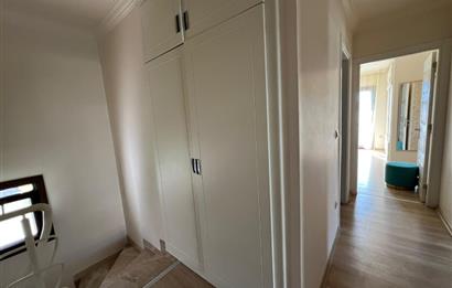 Eskiçeşme'de Havuzlu Sitede Eşyalı 3+1 Kiralık Dubleks