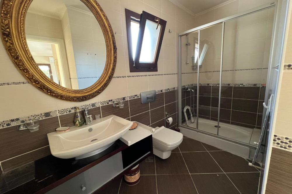 Eskiçeşme'de Havuzlu Sitede Eşyalı 3+1 Kiralık Dubleks