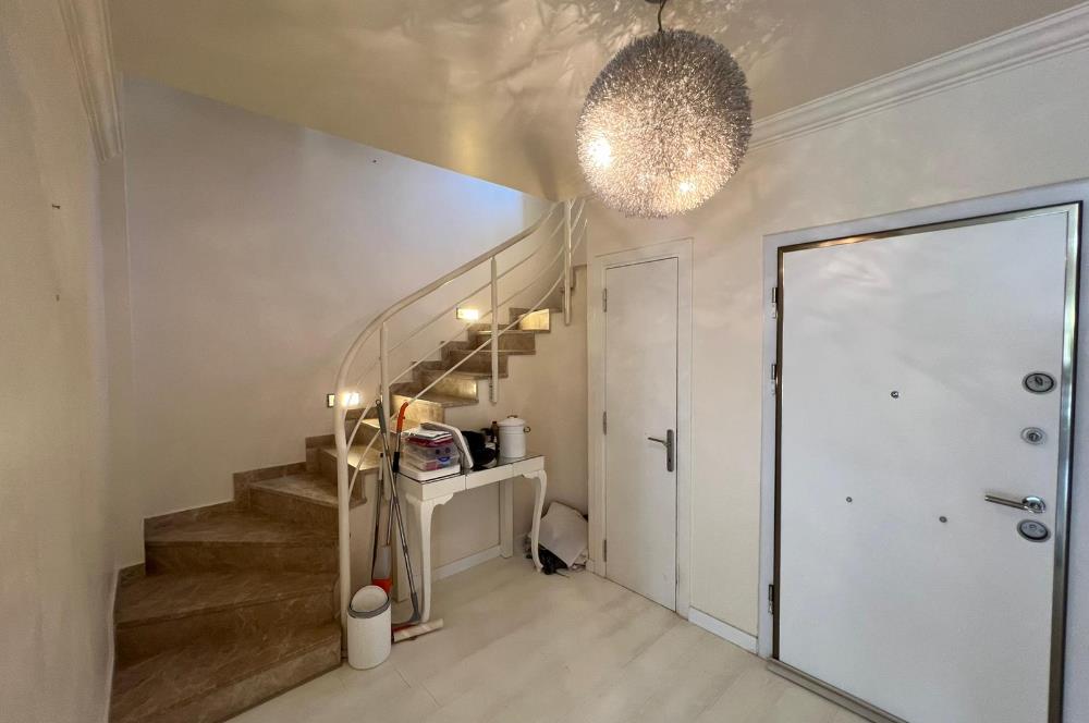 Eskiçeşme'de Havuzlu Sitede Eşyalı 3+1 Kiralık Dubleks