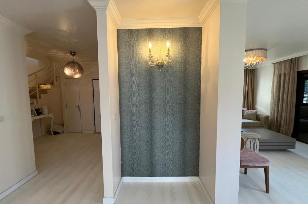 Eskiçeşme'de Havuzlu Sitede Eşyalı 3+1 Kiralık Dubleks