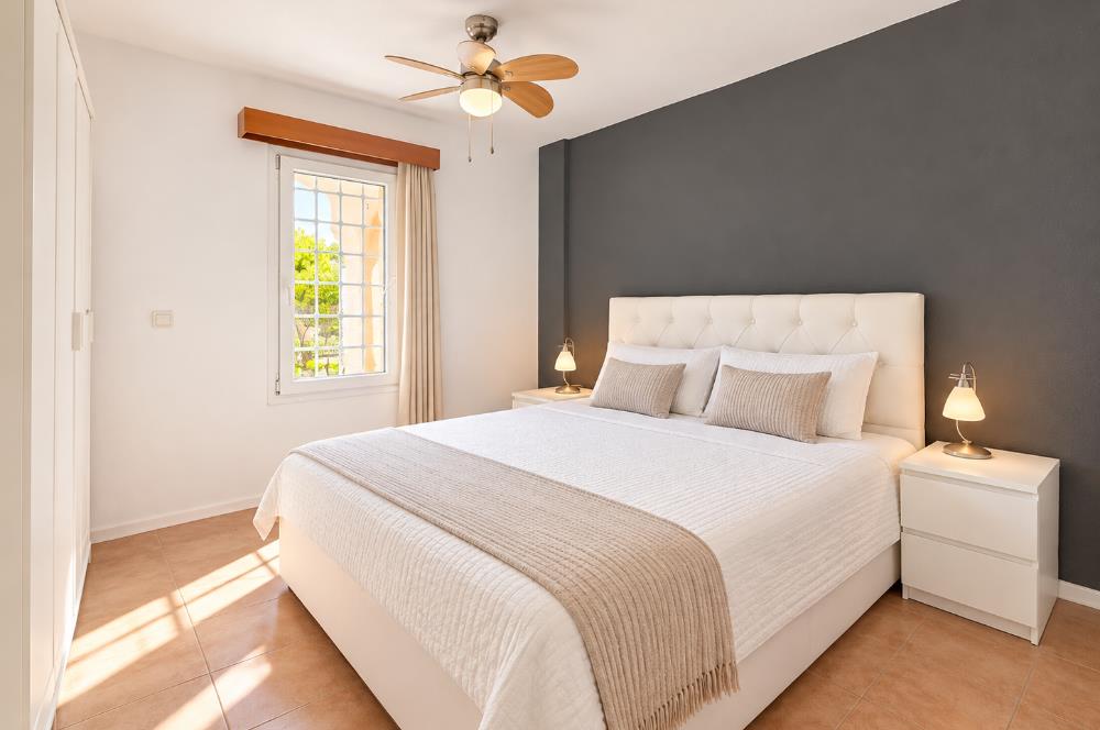 Bodrum Gündoğan’da Deniz Manzaralı Bahçe Katı Eşyalı 1+1 Kiralık Daire