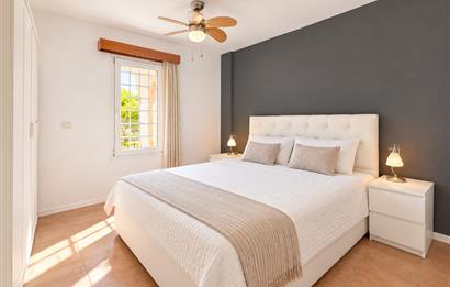 Bodrum Gündoğan’da Deniz Manzaralı Bahçe Katı Eşyalı 1+1 Kiralık Daire