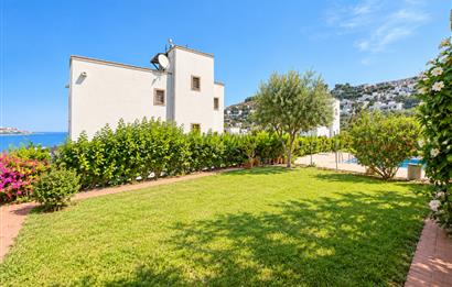 Bodrum Gündoğan’da Deniz Manzaralı Bahçe Katı Eşyalı 1+1 Kiralık Daire