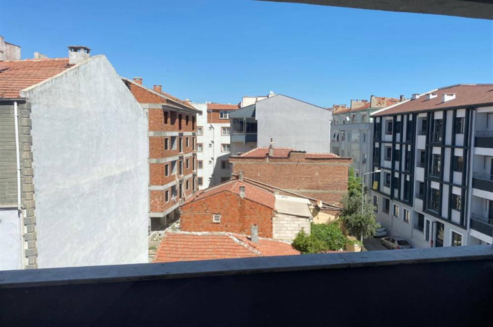 C21 Bal'dan Kayabey Mahallesinde Satılık 2+1 Daire