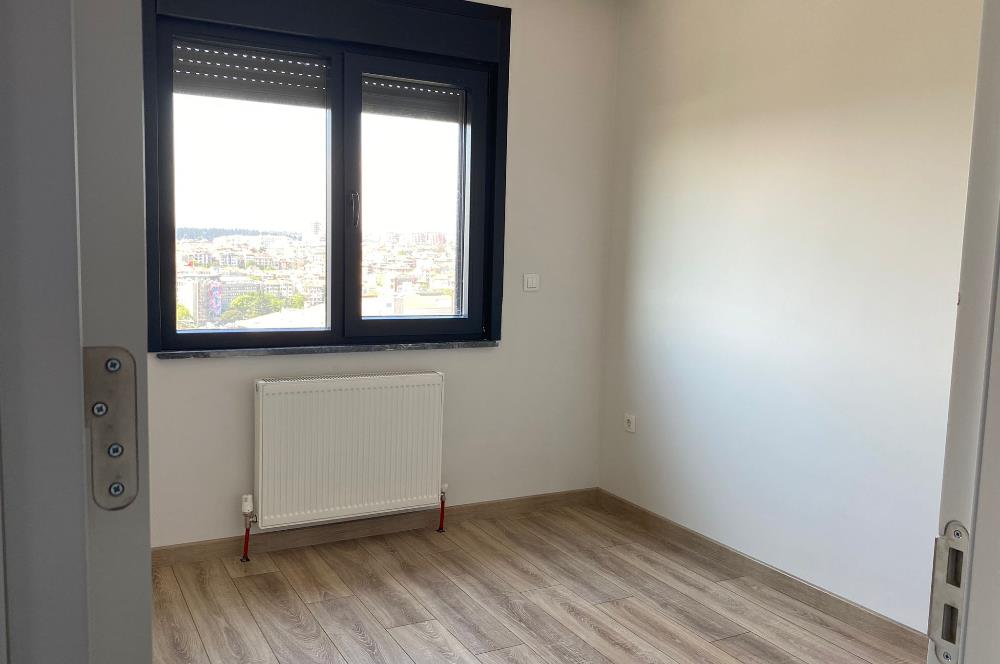 KIZILTOPRAK'TA METROBÜSE YÜRÜME MESAFESİNDE YENİ 3+1 KİRALIK