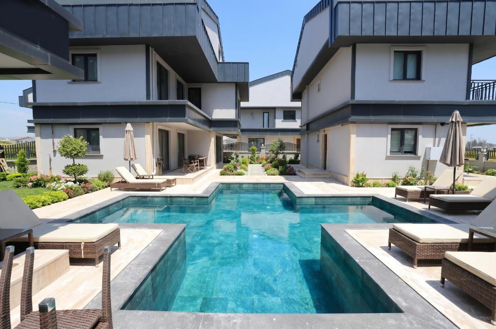 Silivri Gümüşyaka'da Deniz Manzaralı 5+1 Lüks Villa