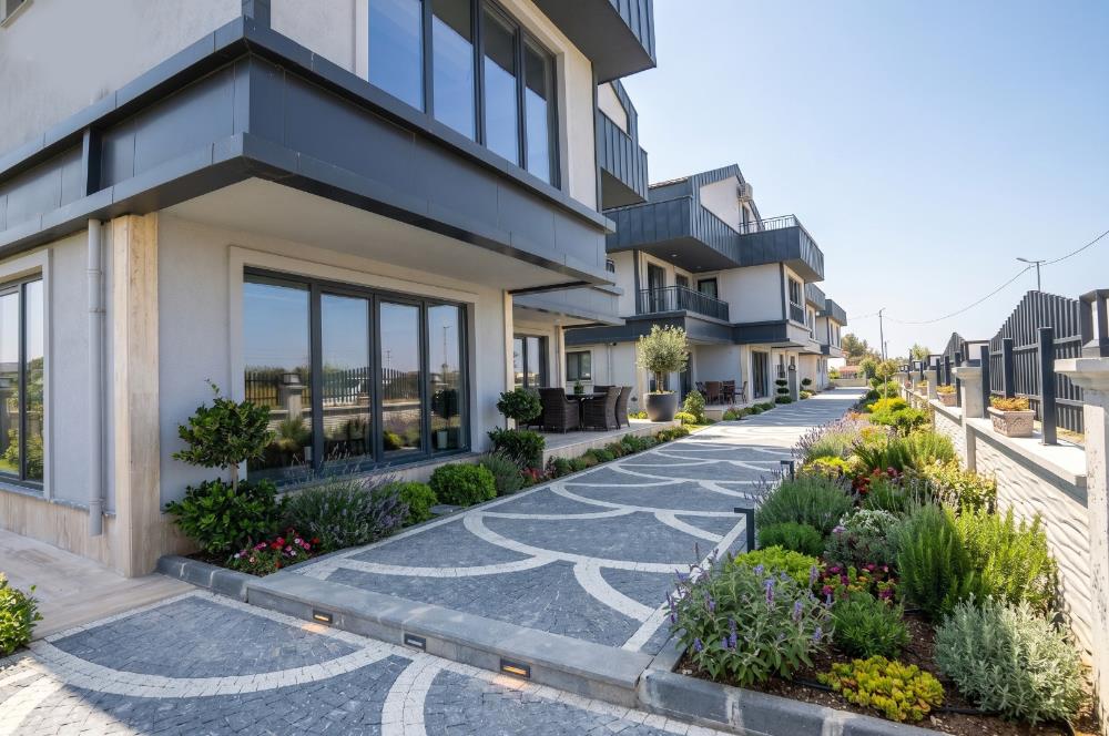 Silivri Gümüşyaka'da Deniz Manzaralı 5+1 Lüks Villa
