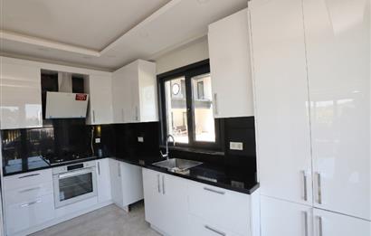 Silivri Gümüşyaka'da Deniz Manzaralı 5+1 Lüks Villa