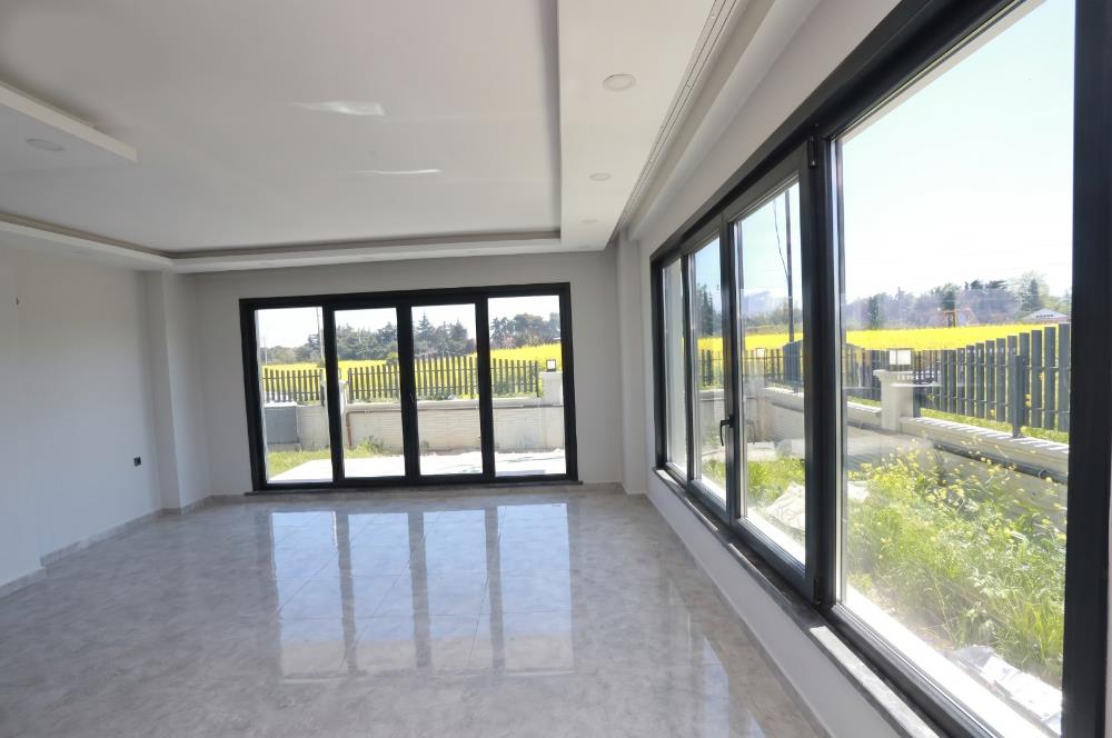 Silivri Gümüşyaka'da Deniz Manzaralı 5+1 Lüks Villa