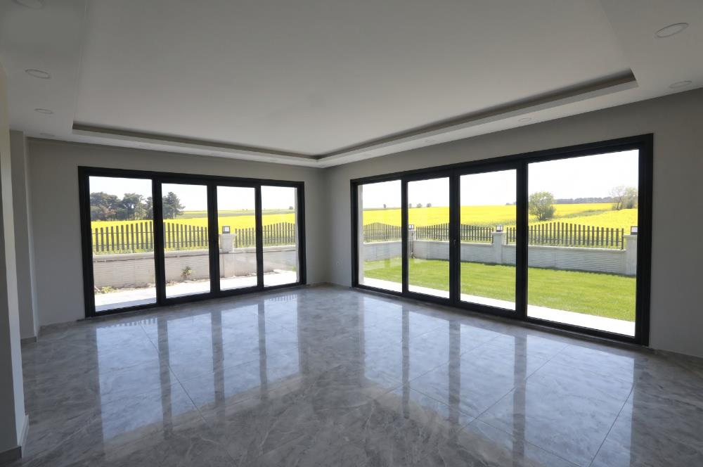 Silivri Gümüşyaka'da Deniz Manzaralı 5+1 Lüks Villa