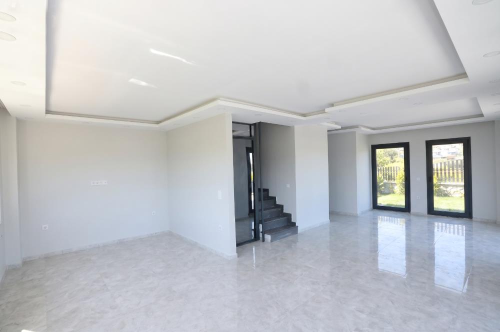 Silivri Gümüşyaka'da Deniz Manzaralı 5+1 Lüks Villa