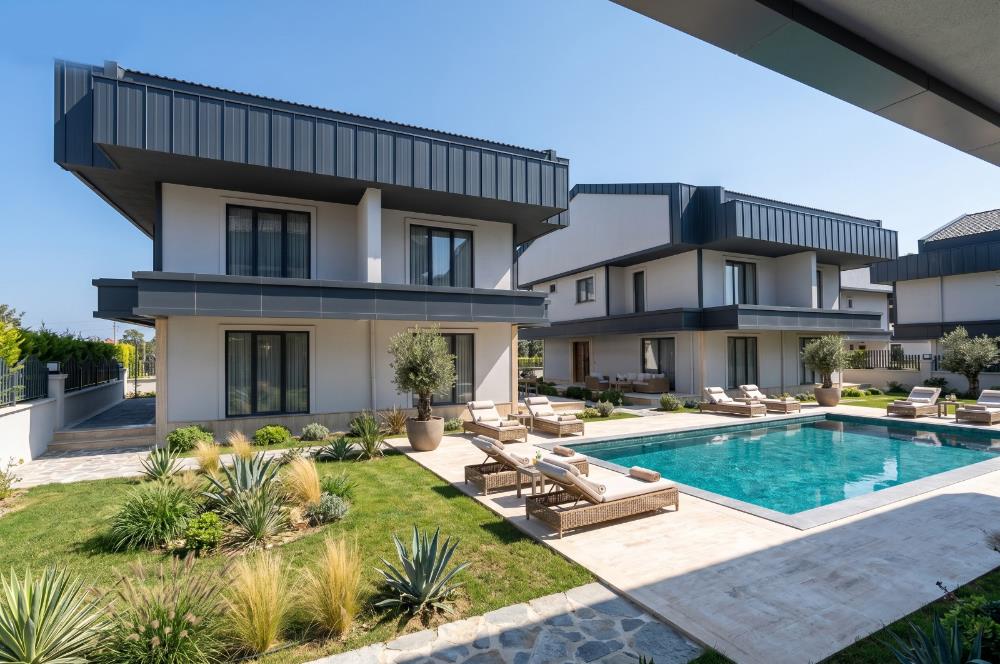 Silivri Gümüşyaka'da Deniz Manzaralı 5+1 Lüks Villa