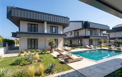 Silivri Gümüşyaka'da Deniz Manzaralı 5+1 Lüks Villa