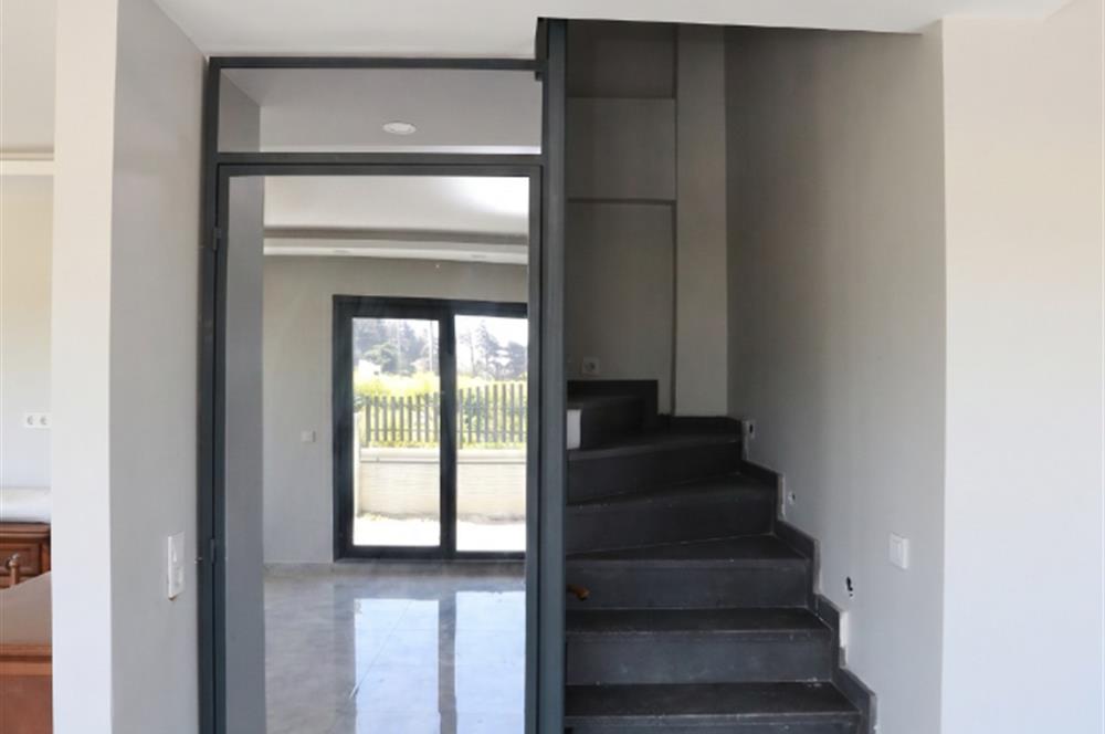Silivri Gümüşyaka'da Deniz Manzaralı 5+1 Lüks Villa