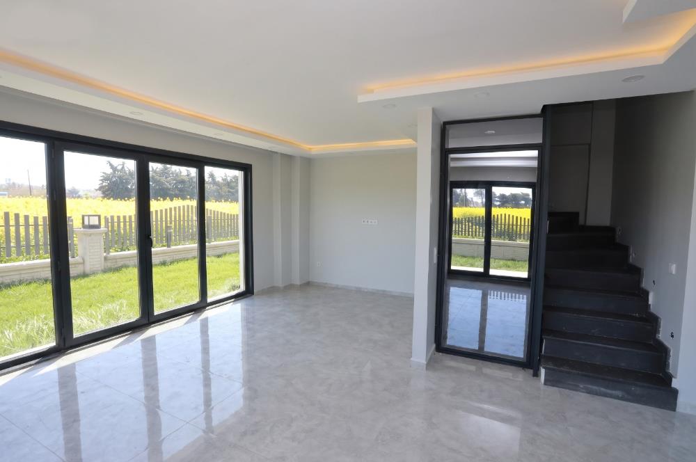 Silivri Gümüşyaka'da Deniz Manzaralı 5+1 Lüks Villa