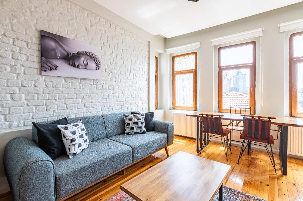 BEYOĞLUNDA TURİSTİK LOKASYONDA SATILIK 2 KOMPLE BİNA