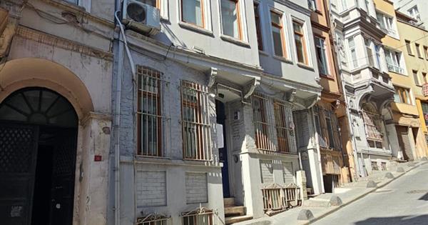 BEYOĞLUNDA TURİSTİK LOKASYONDA SATILIK 2 KOMPLE BİNA - 36992