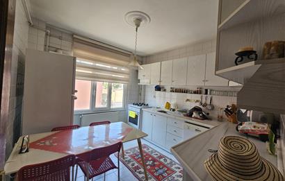 KAĞITHANE MERKEZ MAHALLESİ 3+1 ARA KAT ULAŞIMI RAHAT DAİRE