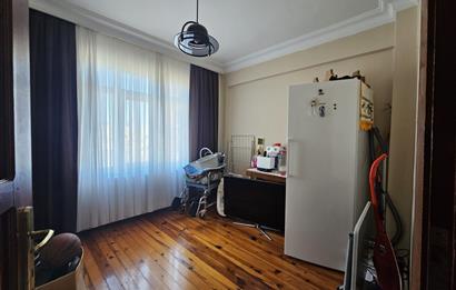 KAĞITHANE MERKEZ MAHALLESİ 3+1 ARA KAT ULAŞIMI RAHAT DAİRE