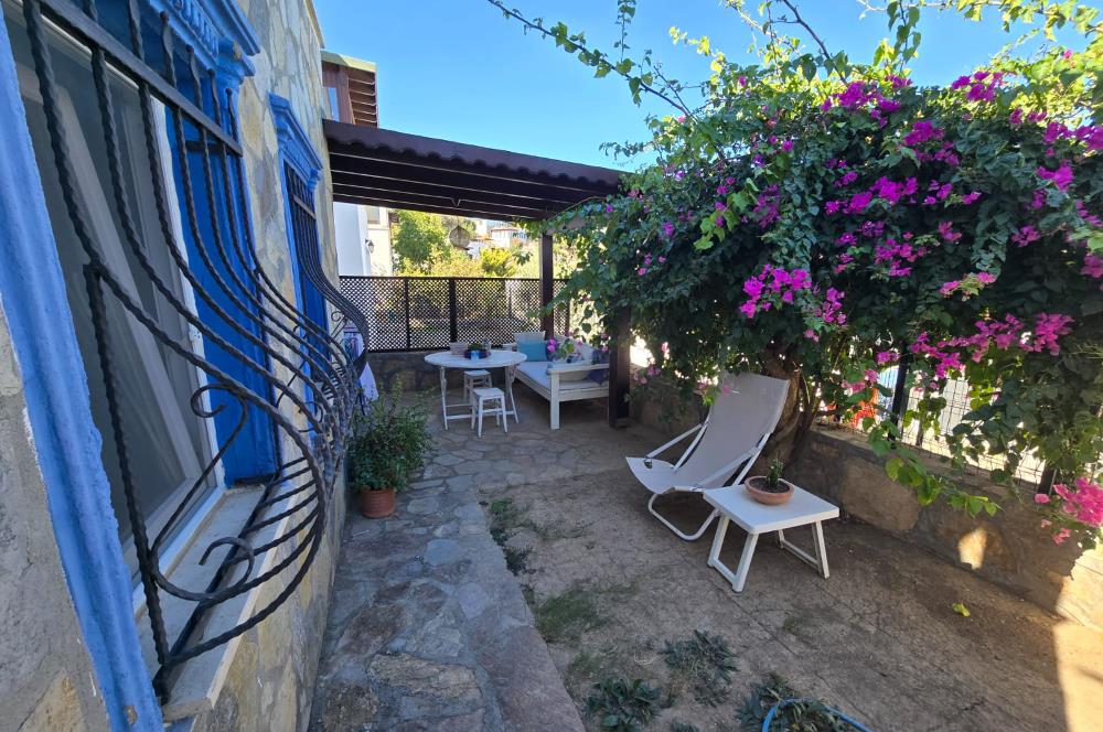 Bodrum Gümüşlük Koyu Manzaralı Satılık İkiz Villa