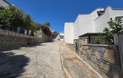 Gündoğan Denizatı Sitesi'nde Deniz Manzaralı 3+1 Tripleks Villa