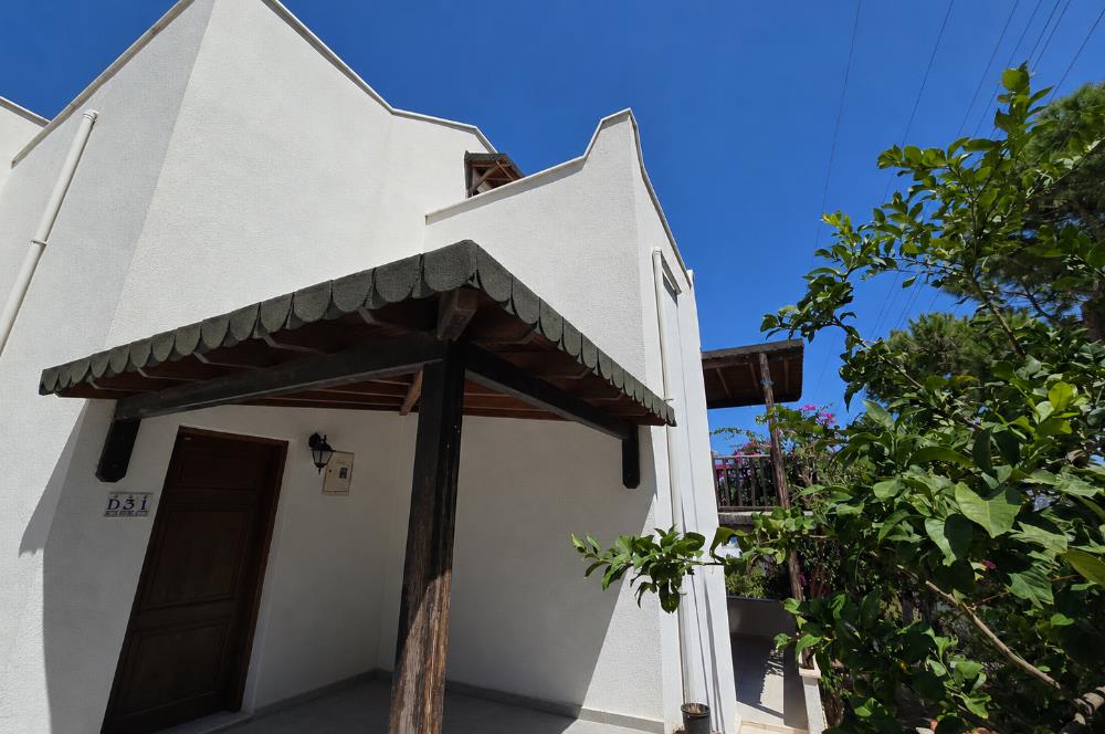 Gündoğan Denizatı Sitesi'nde Deniz Manzaralı 3+1 Tripleks Villa