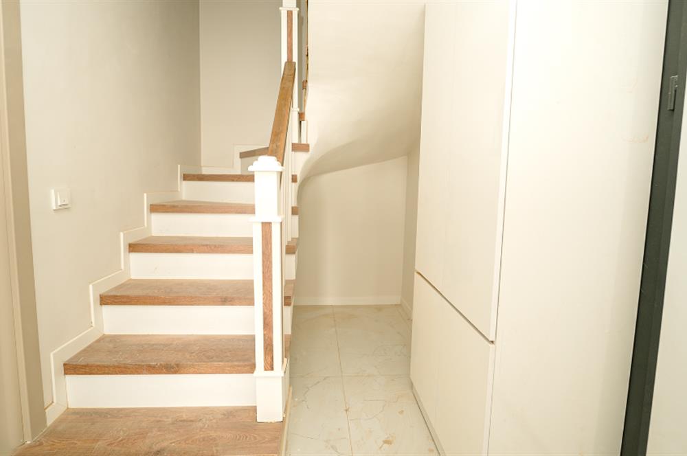 C21 Cius; Ovaakça Çeşmabaşı'nda Sıfır 5+1 Dubleks Daire