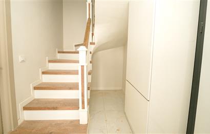 C21 Cius; Ovaakça Çeşmabaşı'nda Sıfır 5+1 Dubleks Daire