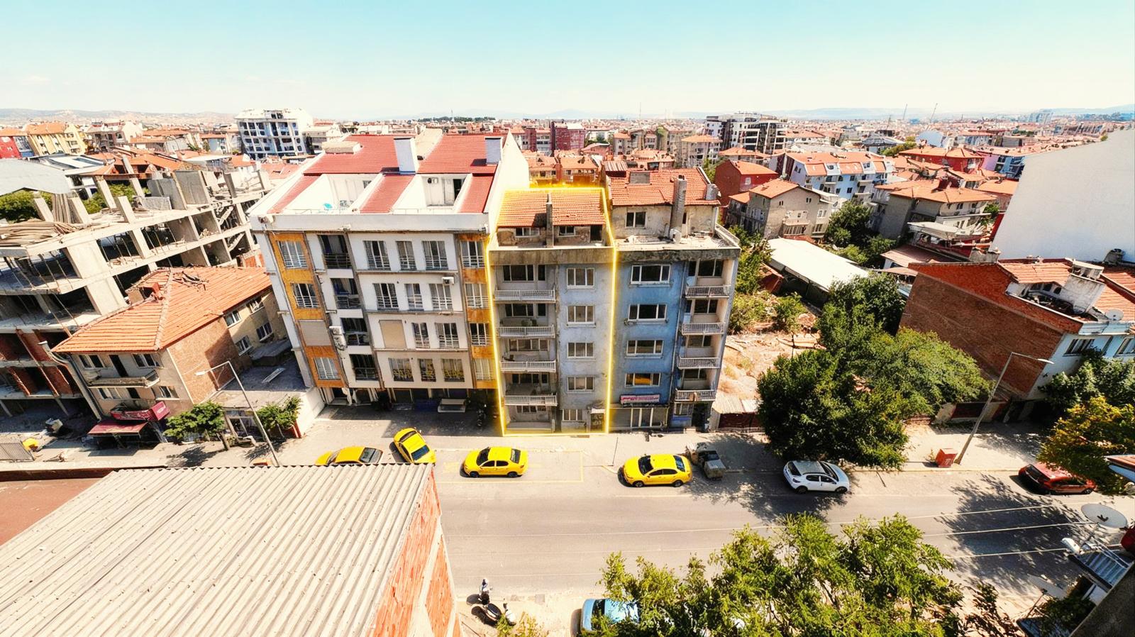 C21 BAL'DAN SOMA CADDESİ ÜZERİNDE SATILIK KOMPLE BİNA