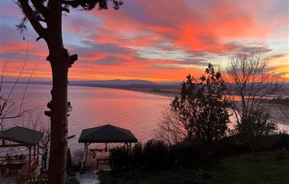 Deniz, Mert gölü ve Orman manzaralı, Satılık Tribleks Villa
