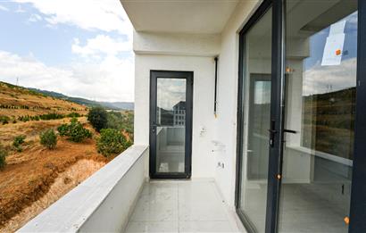 C21 Cius; Ovaakça Çeşmabaşı'nda Sıfır 5+1 Dubleks Daire