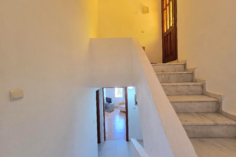 Gündoğan Denizatı Sitesi'nde Deniz Manzaralı 3+1 Tripleks Villa