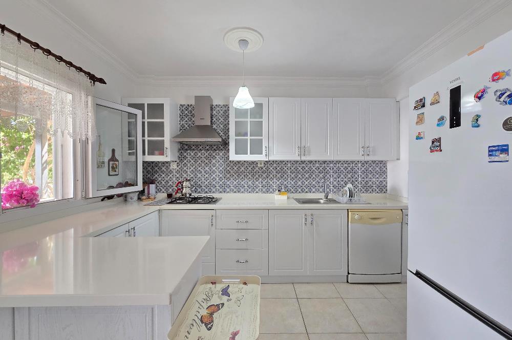 Gündoğan Denizatı Sitesi'nde Deniz Manzaralı 3+1 Tripleks Villa
