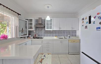 Gündoğan Denizatı Sitesi'nde Deniz Manzaralı 3+1 Tripleks Villa