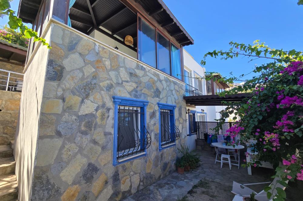 Bodrum Gümüşlük Koyu Manzaralı Satılık İkiz Villa