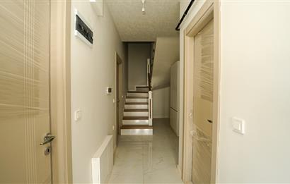 C21 Cius; Ovaakça Çeşmabaşı'nda Sıfır 5+1 Dubleks Daire