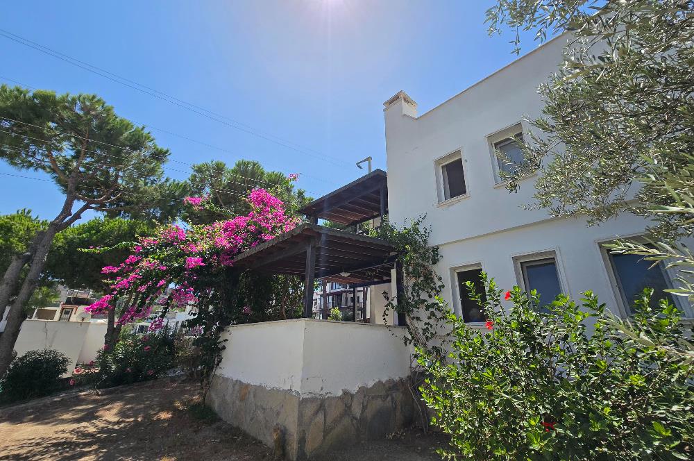 Gündoğan Denizatı Sitesi'nde Deniz Manzaralı 3+1 Tripleks Villa