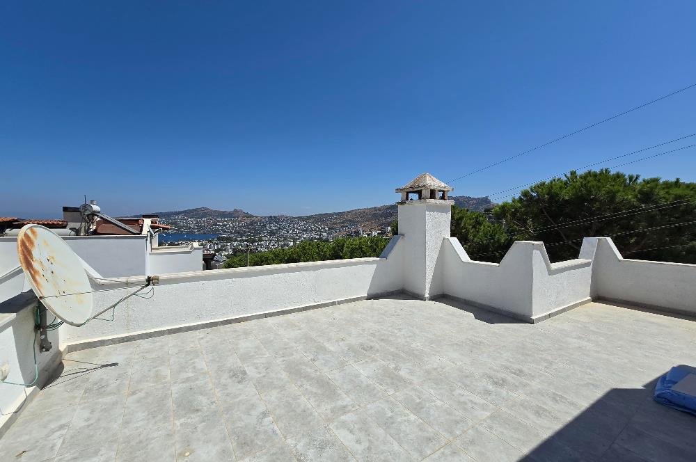 Gündoğan Denizatı Sitesi'nde Deniz Manzaralı 3+1 Tripleks Villa