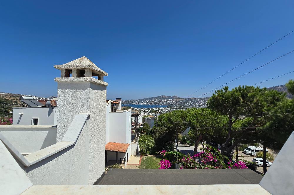 Gündoğan Denizatı Sitesi'nde Deniz Manzaralı 3+1 Tripleks Villa