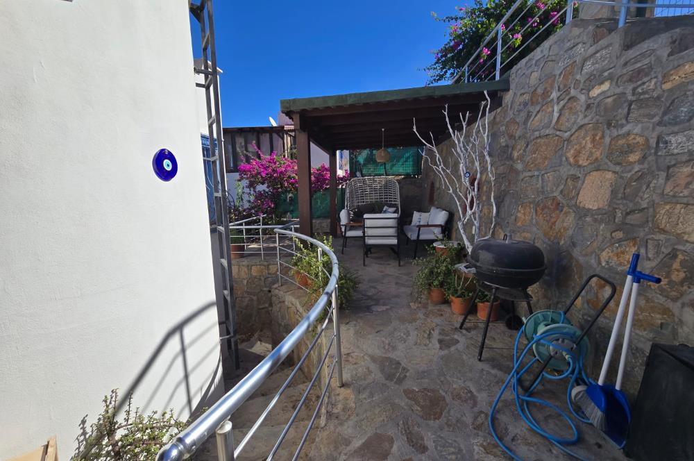 Bodrum Gümüşlük Koyu Manzaralı Satılık İkiz Villa
