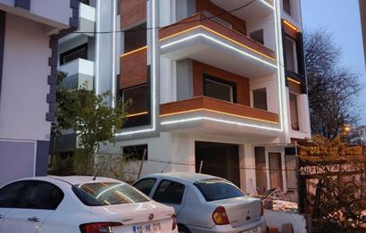 CENTURY21 BAL ÇAKMAK CADDESİNDE ÖNÜ KAPATILABİLİR SATILIK DÜKKAN