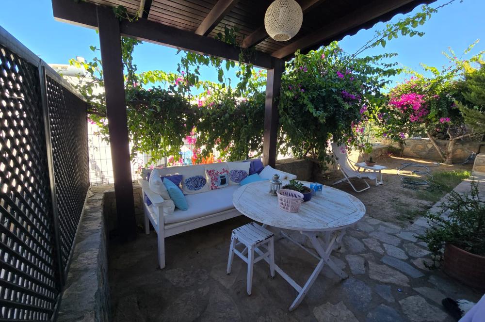 Bodrum Gümüşlük Koyu Manzaralı Satılık İkiz Villa