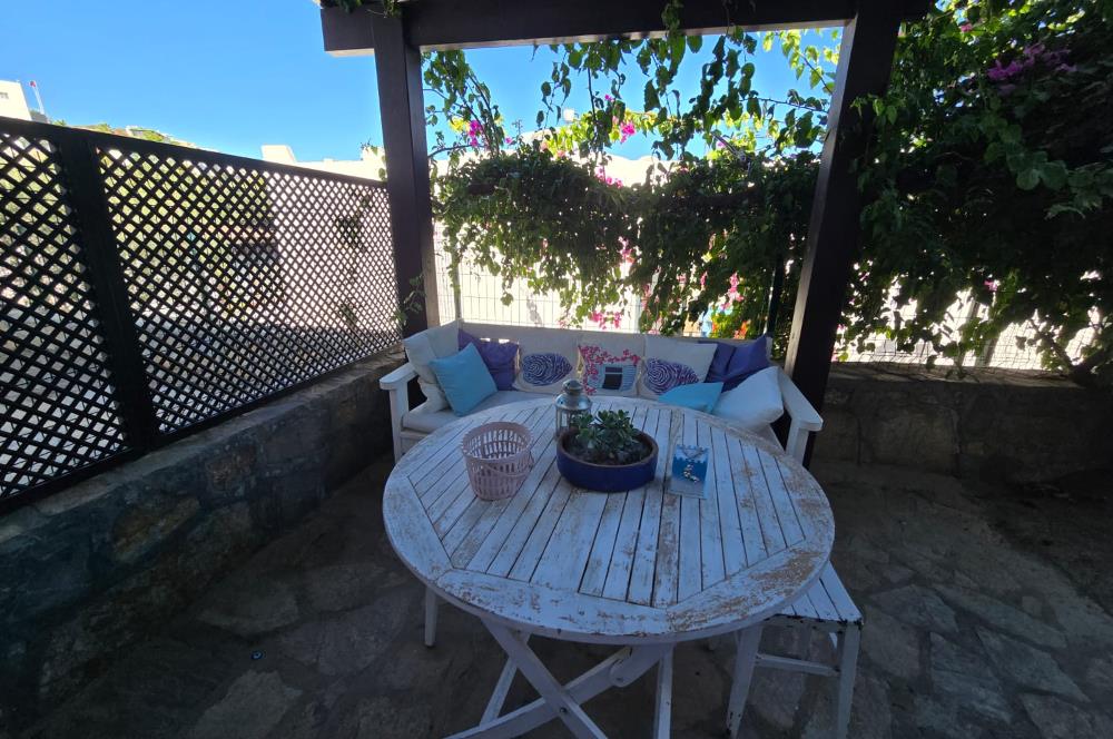 Bodrum Gümüşlük Koyu Manzaralı Satılık İkiz Villa