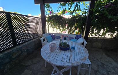 Bodrum Gümüşlük Koyu Manzaralı Satılık İkiz Villa