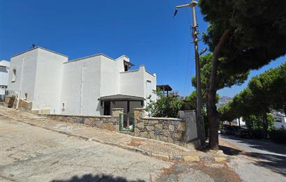 Gündoğan Denizatı Sitesi'nde Deniz Manzaralı 3+1 Tripleks Villa