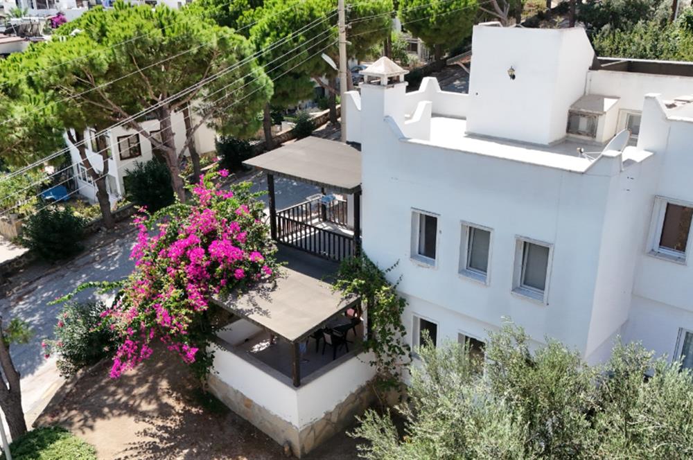 Gündoğan Denizatı Sitesi'nde Deniz Manzaralı 3+1 Tripleks Villa