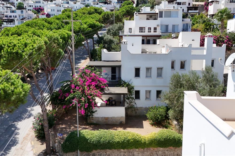 Gündoğan Denizatı Sitesi'nde Deniz Manzaralı 3+1 Tripleks Villa