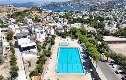 Gündoğan Denizatı Sitesi'nde Deniz Manzaralı 3+1 Tripleks Villa
